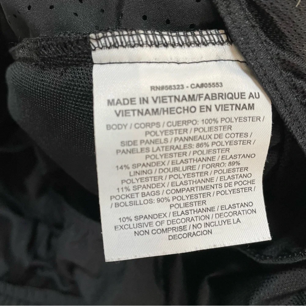 RARE! NIKE Tech Pack Woven Crinkle Shorts Lined in Black size large